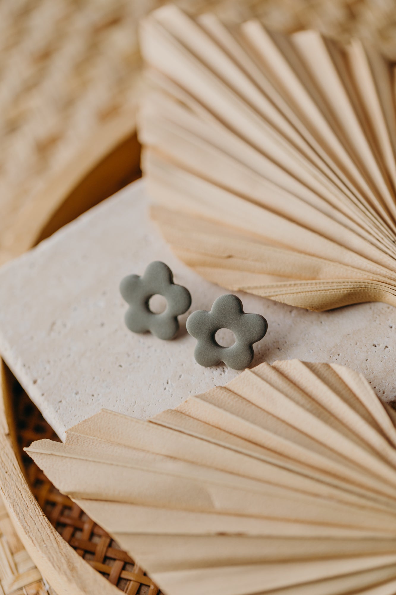 MARIA - kleine grüne Blumen Ohrstecker