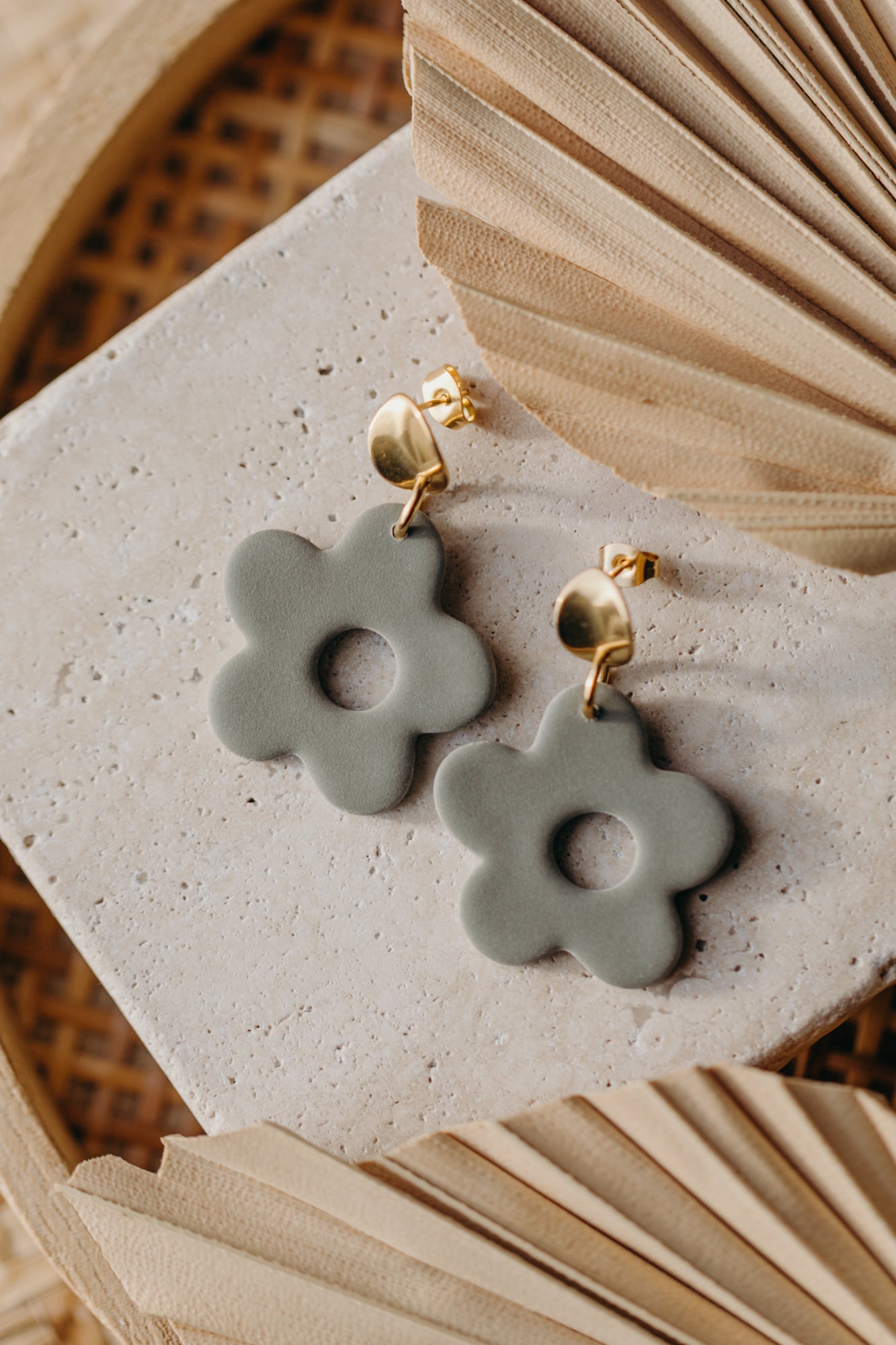 ZADI - Blumen Ohrringe in eukalyptus grün