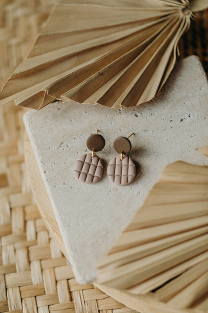 MAY – runde gemusterte Ohrringe in sunklem Khaki &amp; Dove
