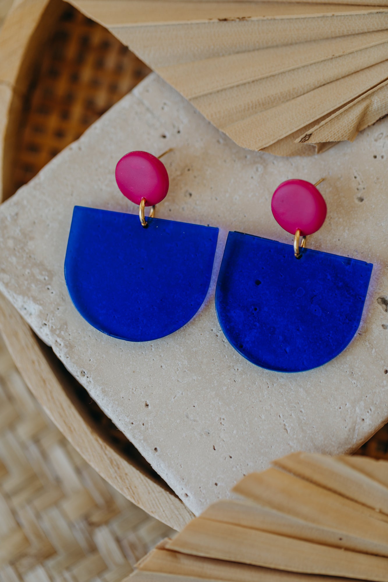 MELA -Statement Ohrringe in himbeere &amp; kornblumenblau