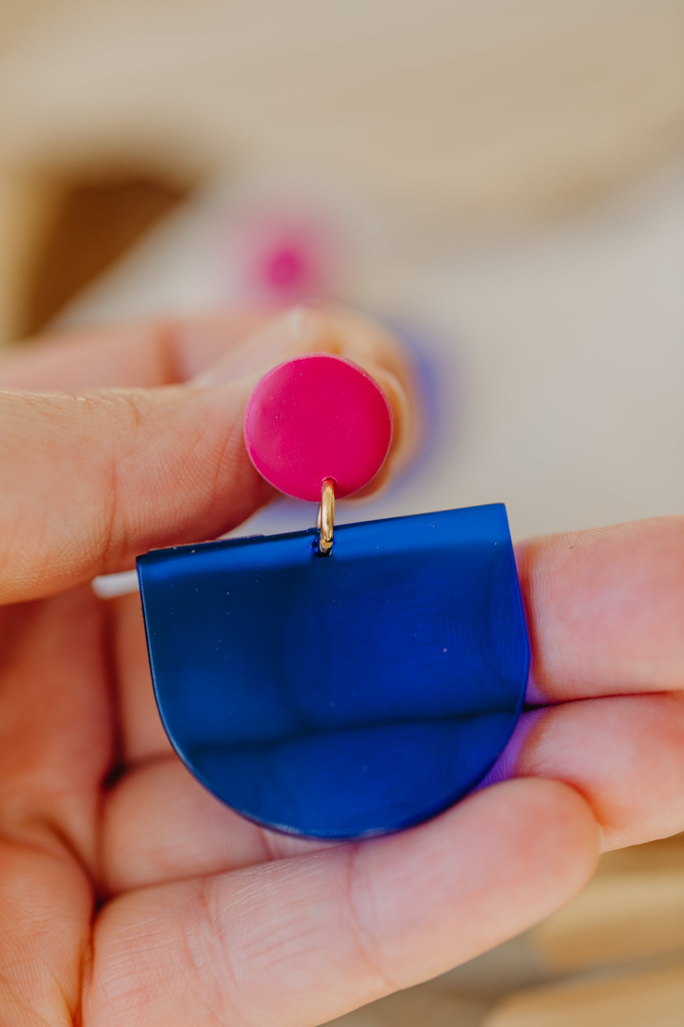 MELA -Statement Ohrringe in himbeere &amp; kornblumenblau