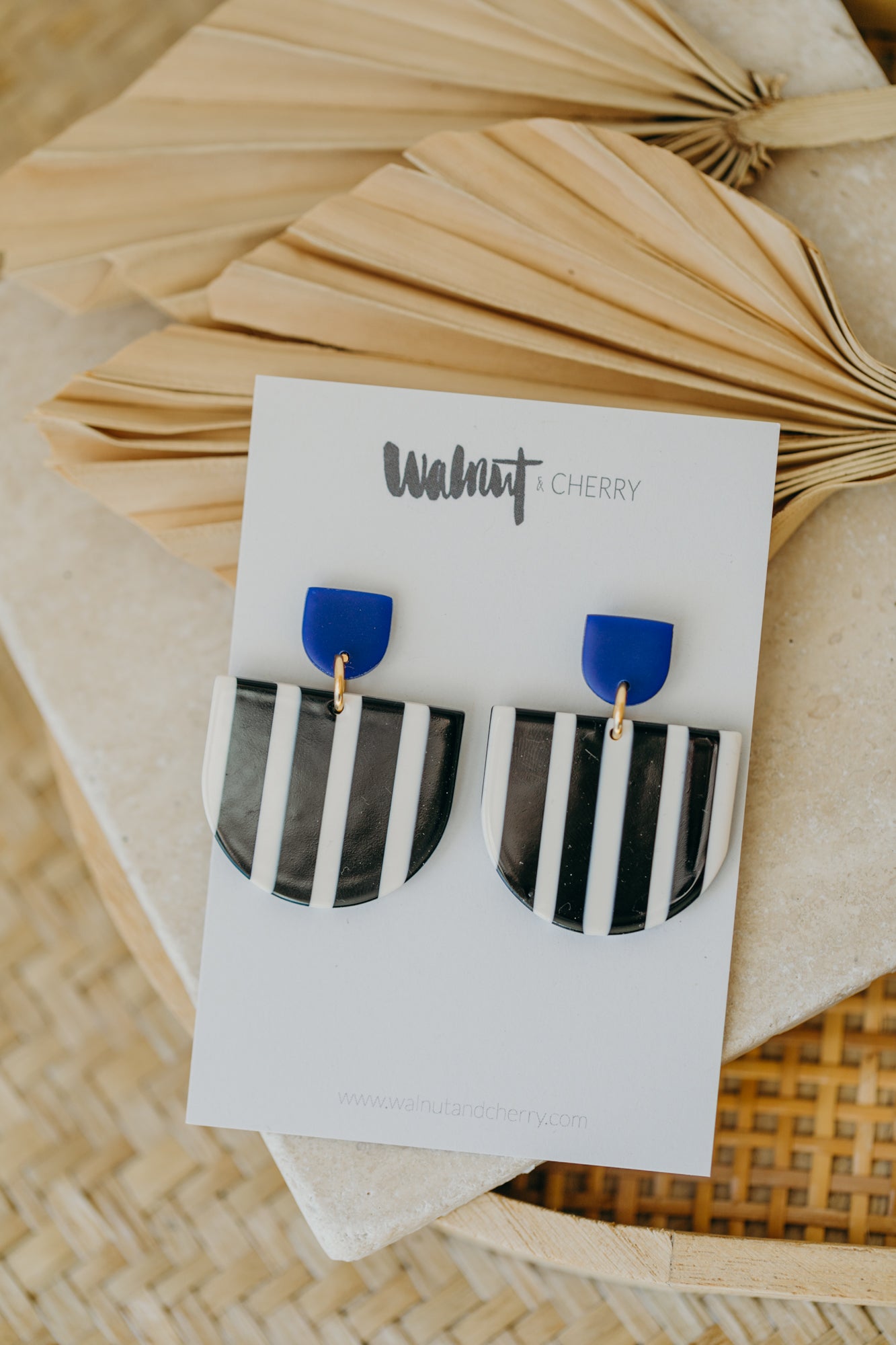 MELA – Statement Ohrringe in Kornblumenblau &amp; Schwarz-Weiß