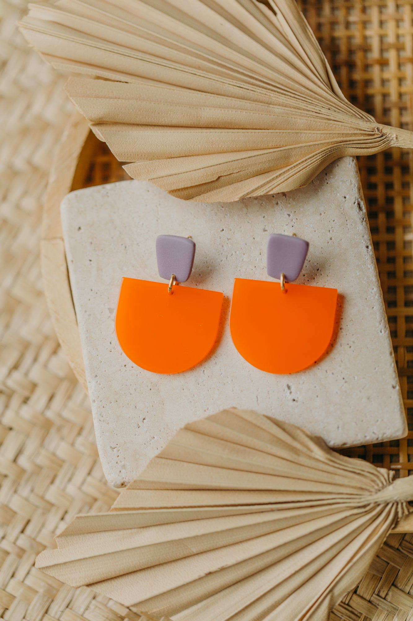 MELA - Statement Ohrringe in lila &amp; orange