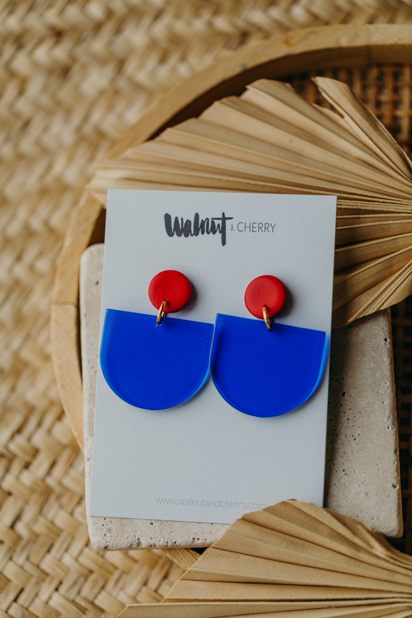 MELA - Statement Ohrringe in rot &amp; blau