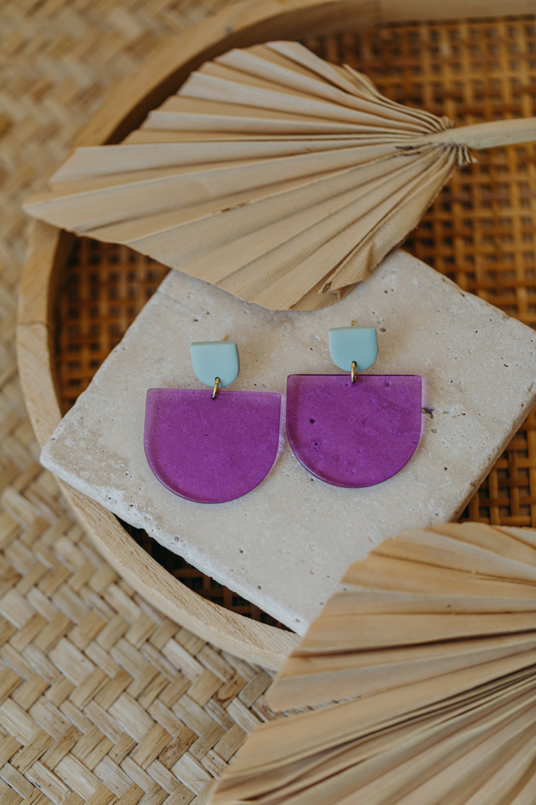 MELA - Statement Ohrringe in salbeigrün &amp; lila