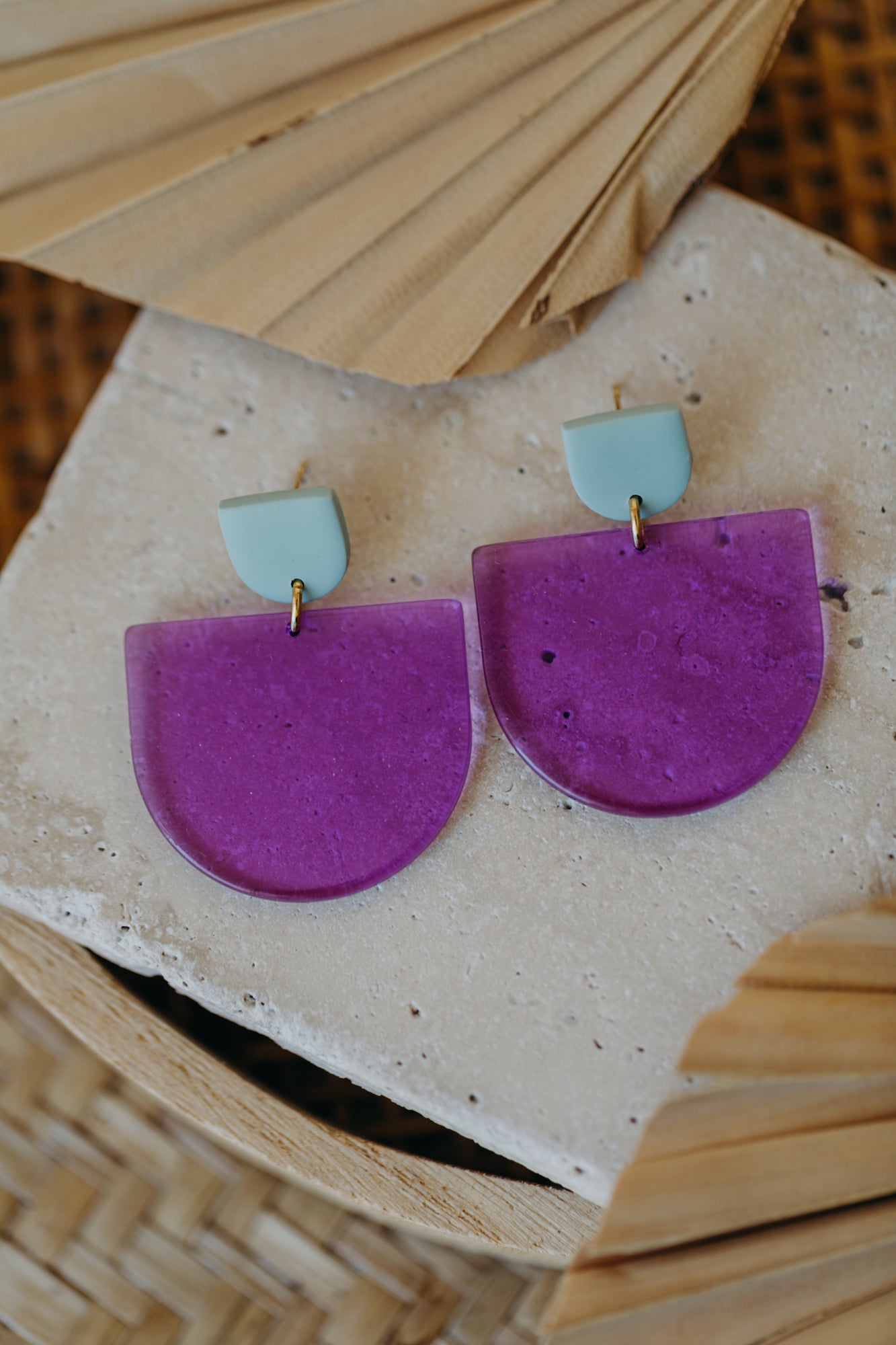 MELA - Statement Ohrringe in salbeigrün &amp; lila