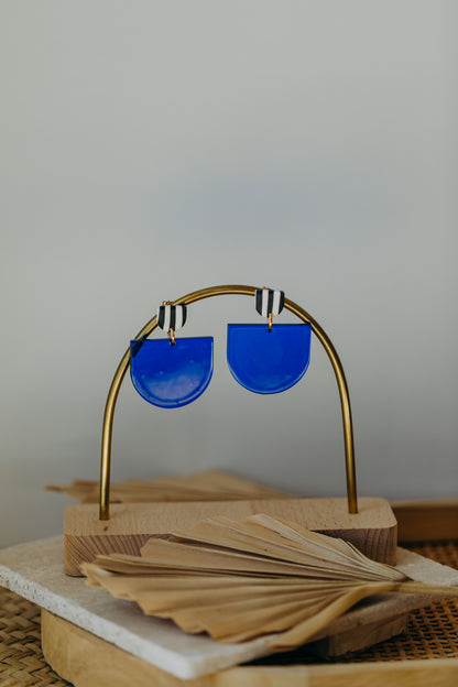 MELA - Statement Ohrringe in kornblumenblau &amp; schwarz-weiß