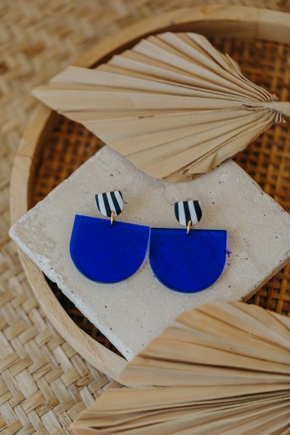 MELA - Statement Ohrringe in kornblumenblau &amp; schwarz-weiß