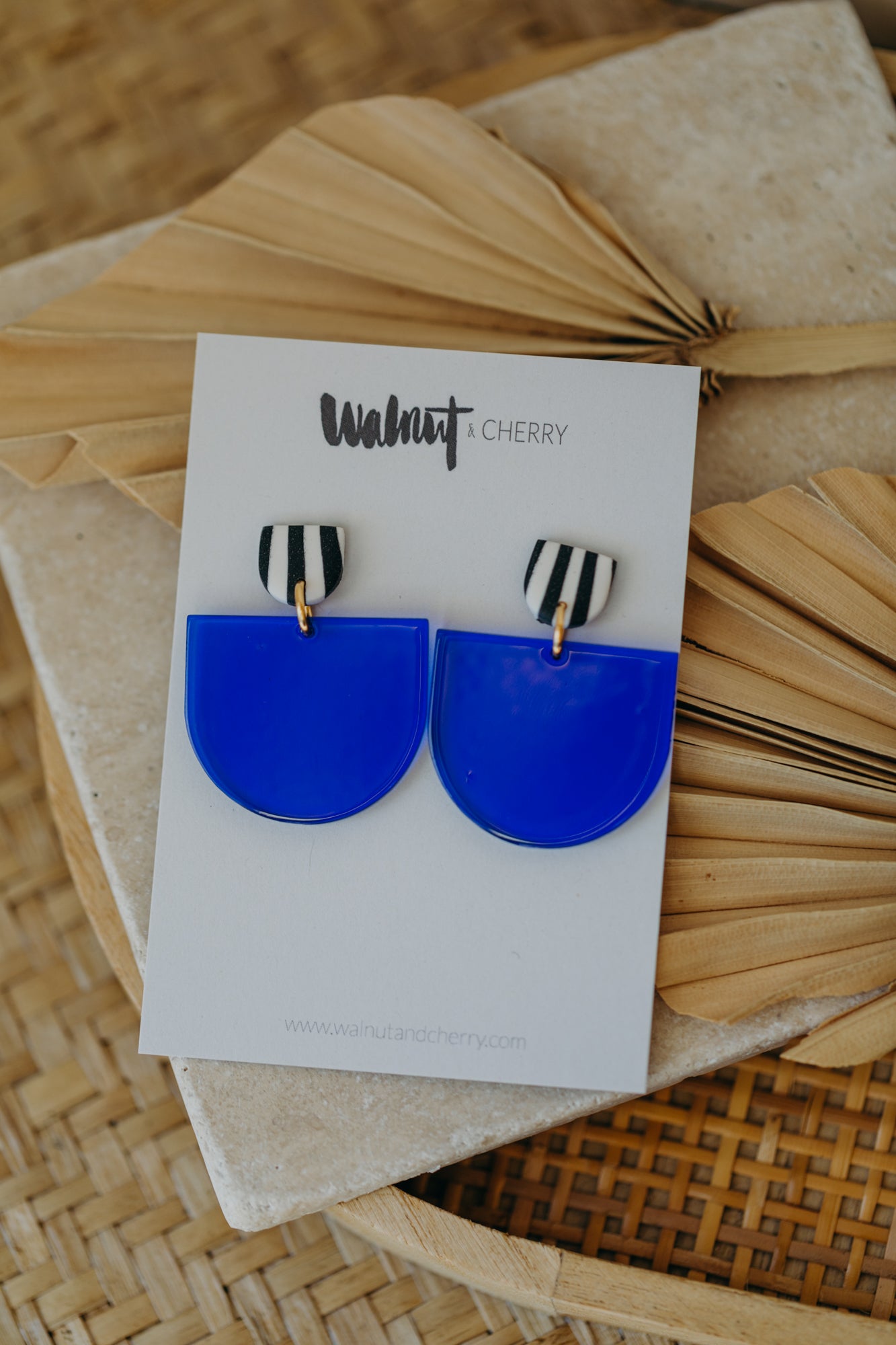 MELA - Statement Ohrringe in kornblumenblau &amp; schwarz-weiß