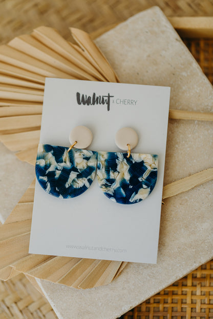 MELA – Statement Ohrringe in Vanille, Beige &amp; Blau