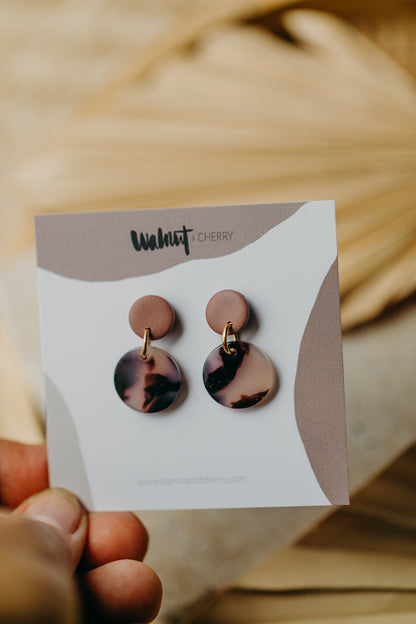 MERI - Ohrringe in Mauve mit Acetat-Anhänger