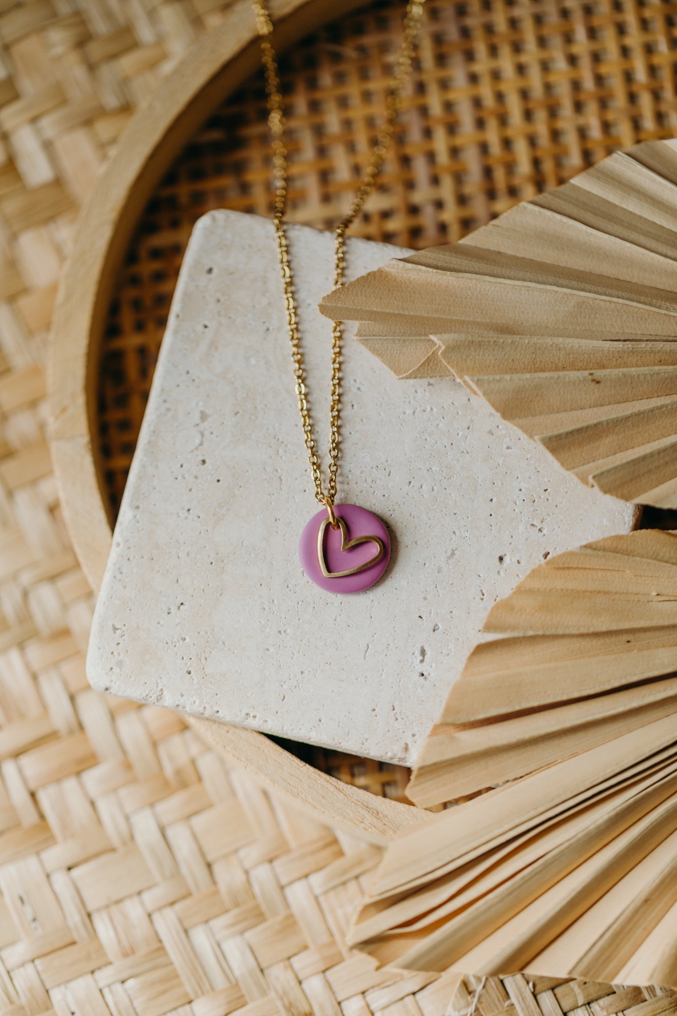 MILEA - Halskette mit Herz in fuchsia