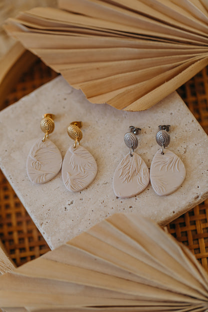 MIVA - helle ovale Ohrringe aus Polymer Ton Ohrringe mit Feder Muster