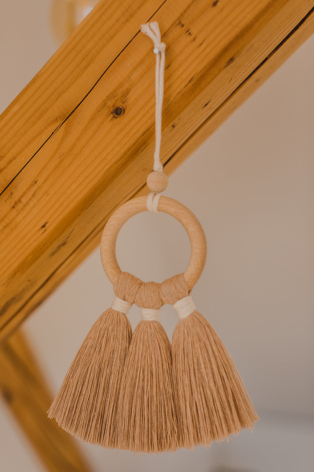 D - DANIELA macrame pendant