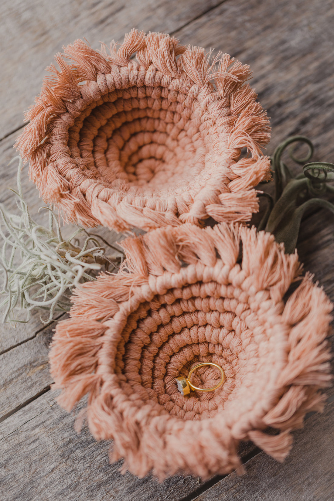 Macrame ring bowl in old pink