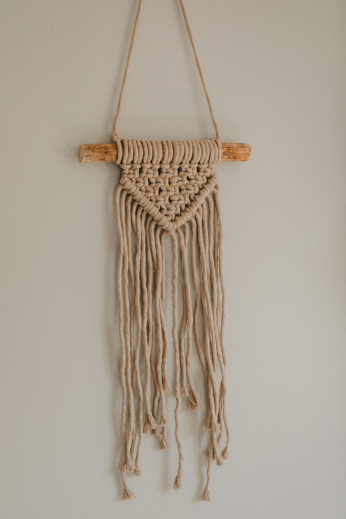 D - Macrame wall hanging sand