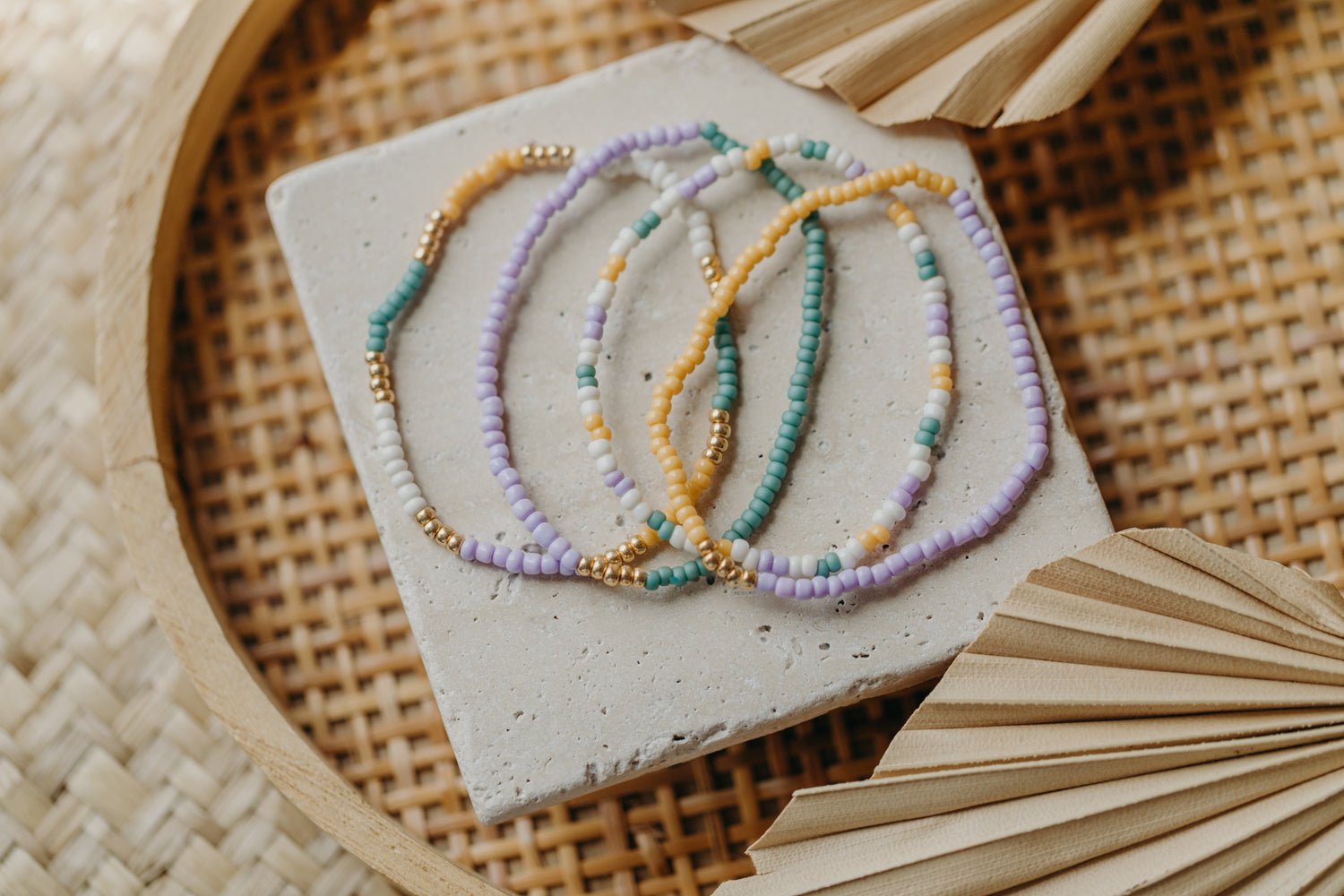 two-tone glass bead bracelet blue &amp;amp; cream
