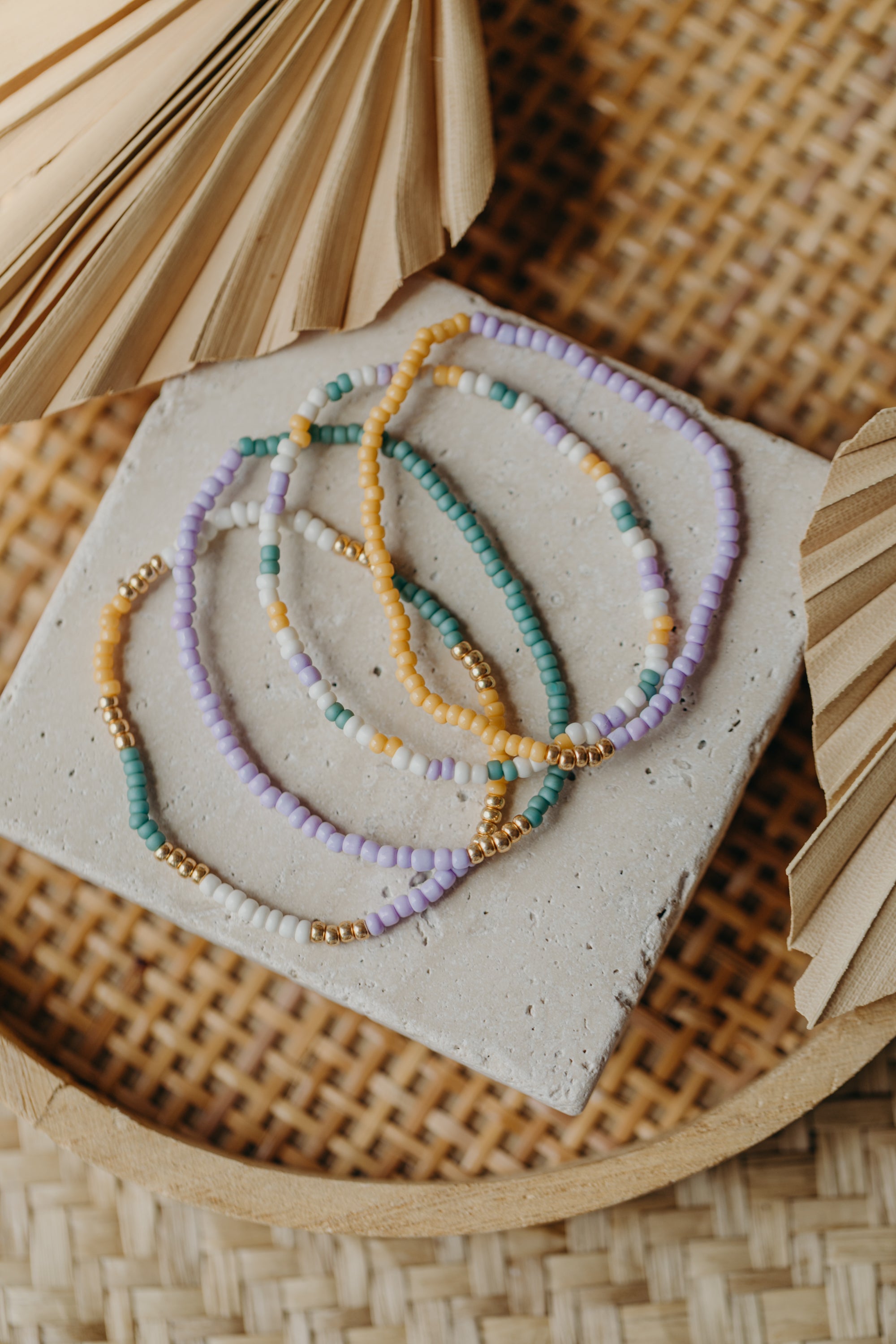 two-tone glass bead bracelet blue &amp;amp; cream