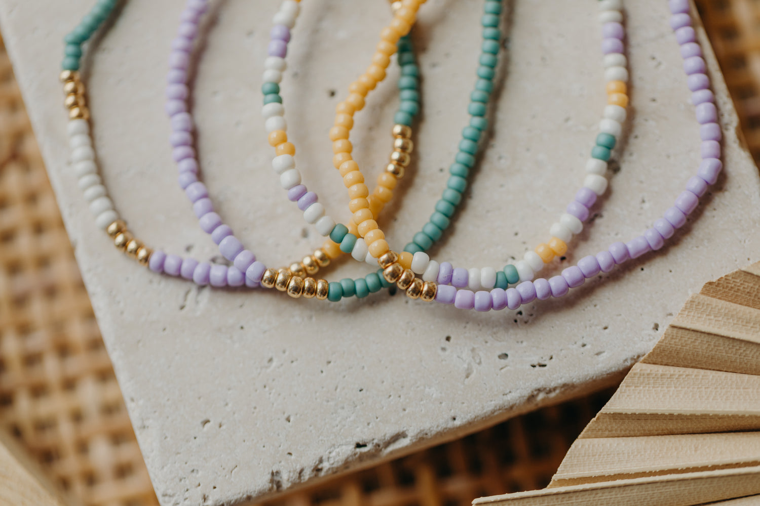two-tone glass bead bracelet blue &amp;amp; cream