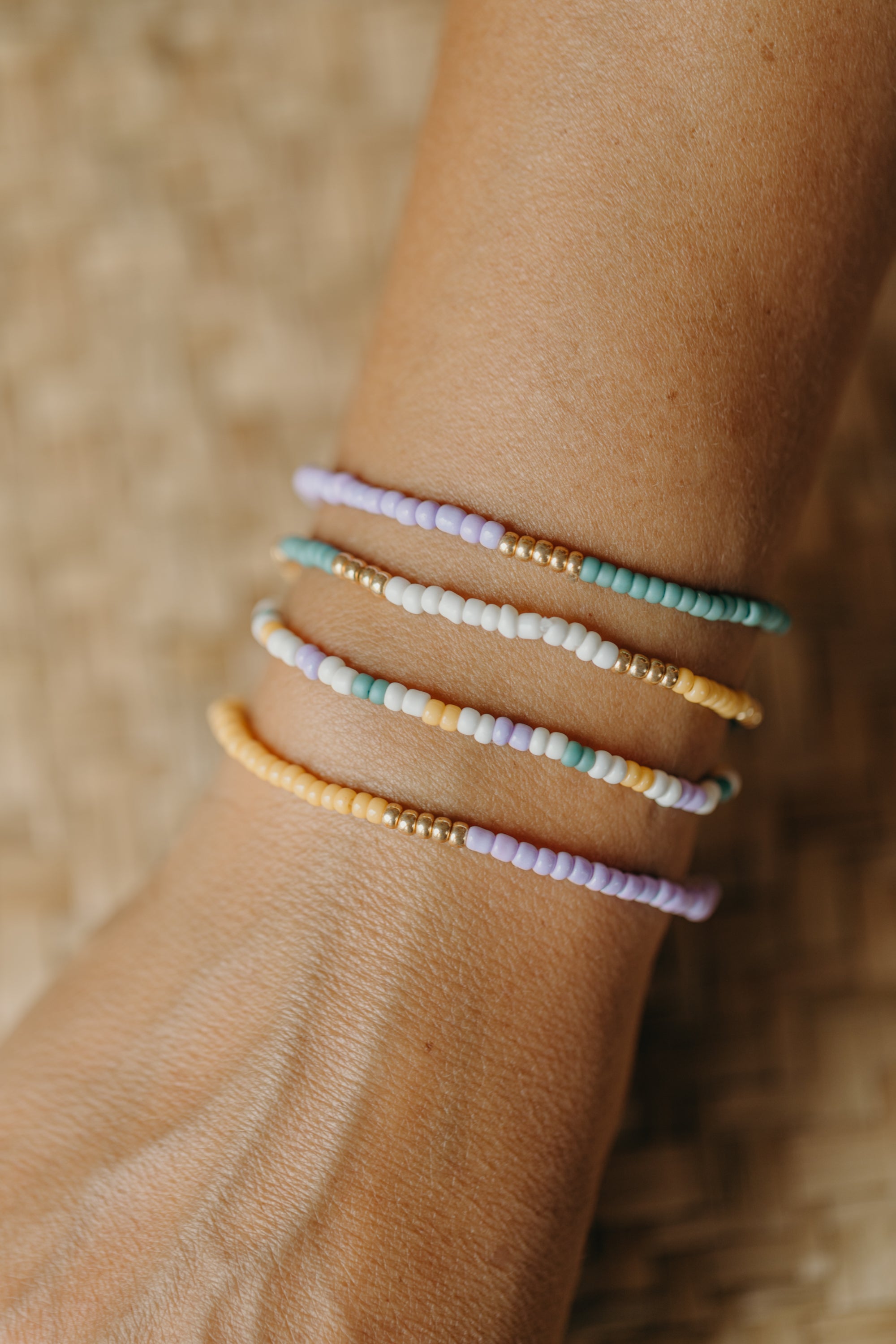 two-tone glass bead bracelet blue &amp;amp; cream