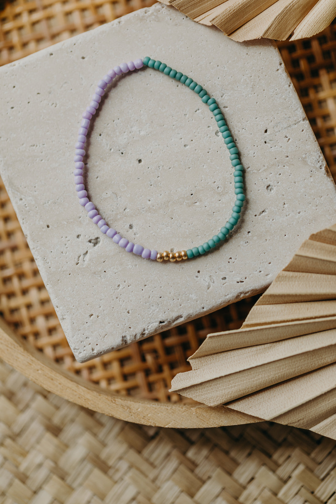 two-tone glass bead bracelet blue &amp;amp; cream