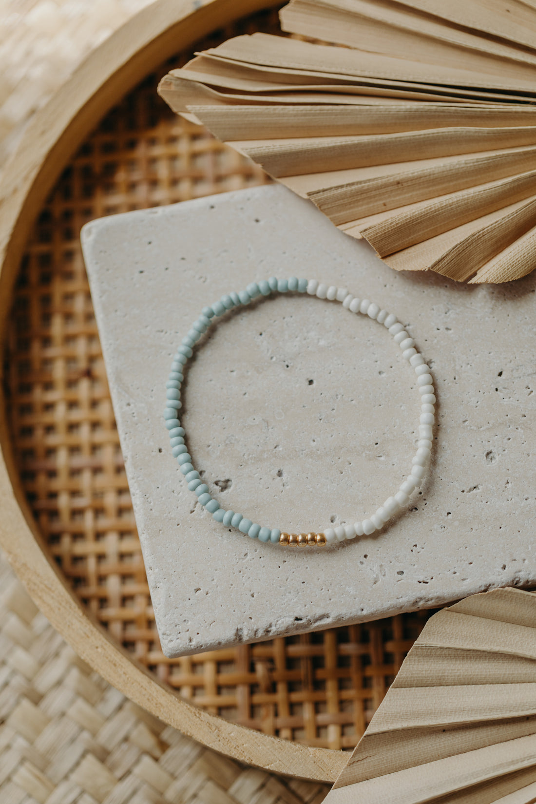 two-tone glass bead bracelet blue &amp;amp; cream
