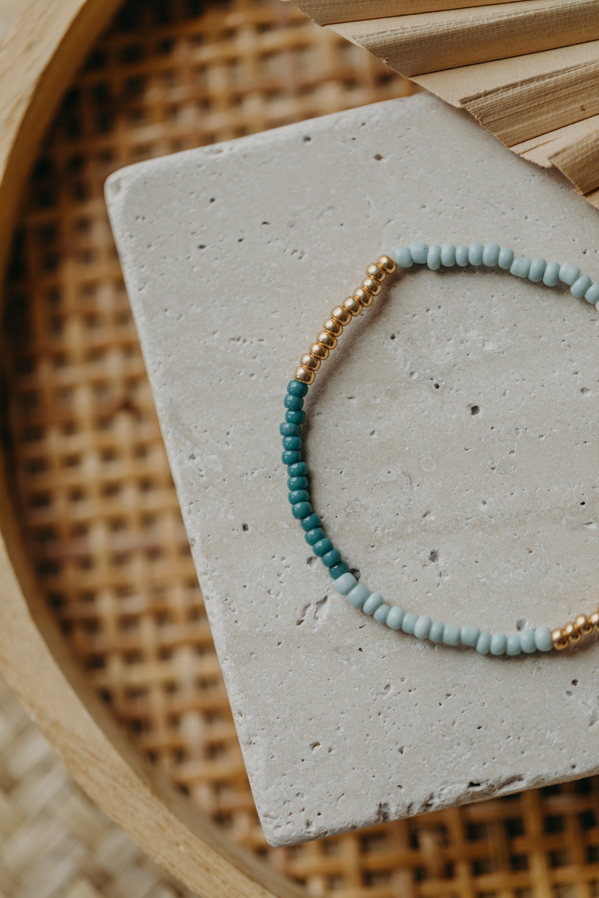 two-tone glass bead bracelet blue &amp;amp; cream