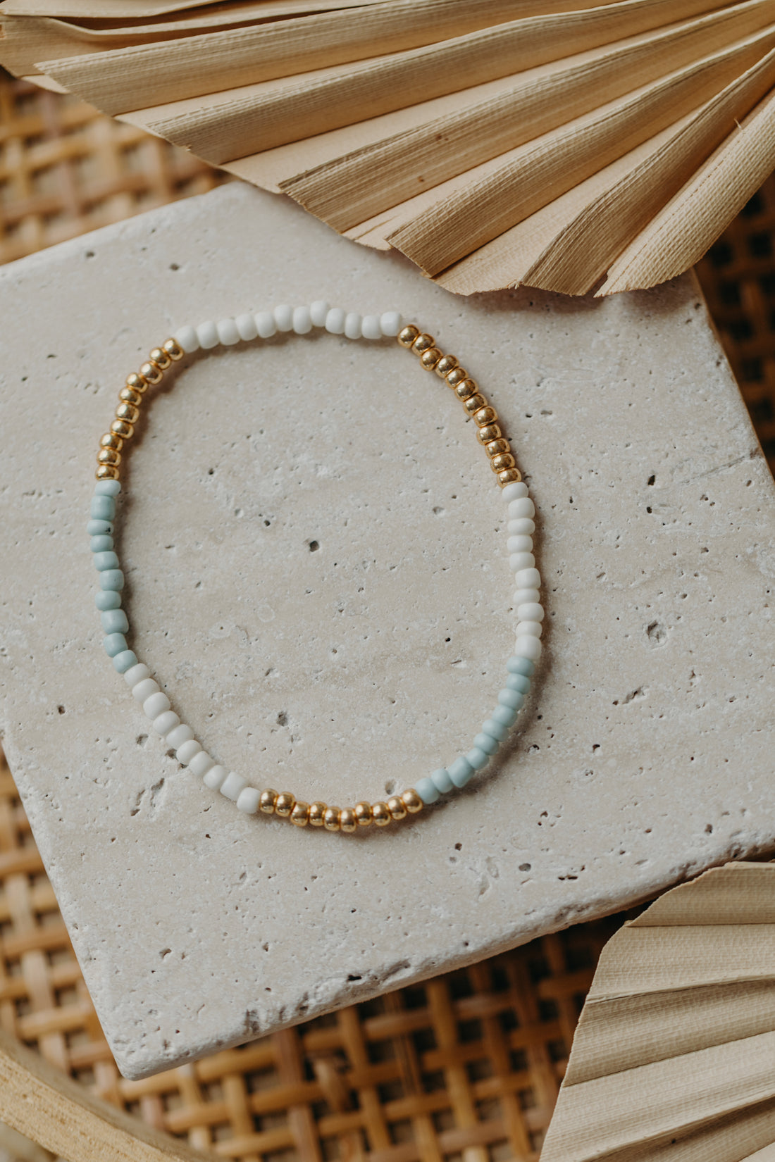 two-tone glass bead bracelet blue &amp;amp; cream