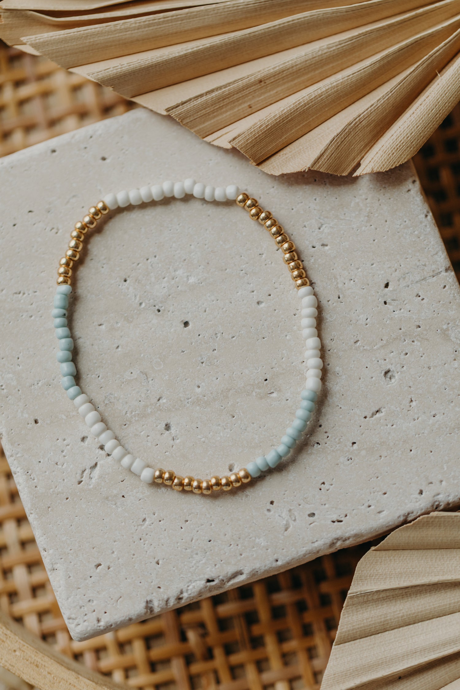 two-tone glass bead bracelet blue &amp;amp; cream