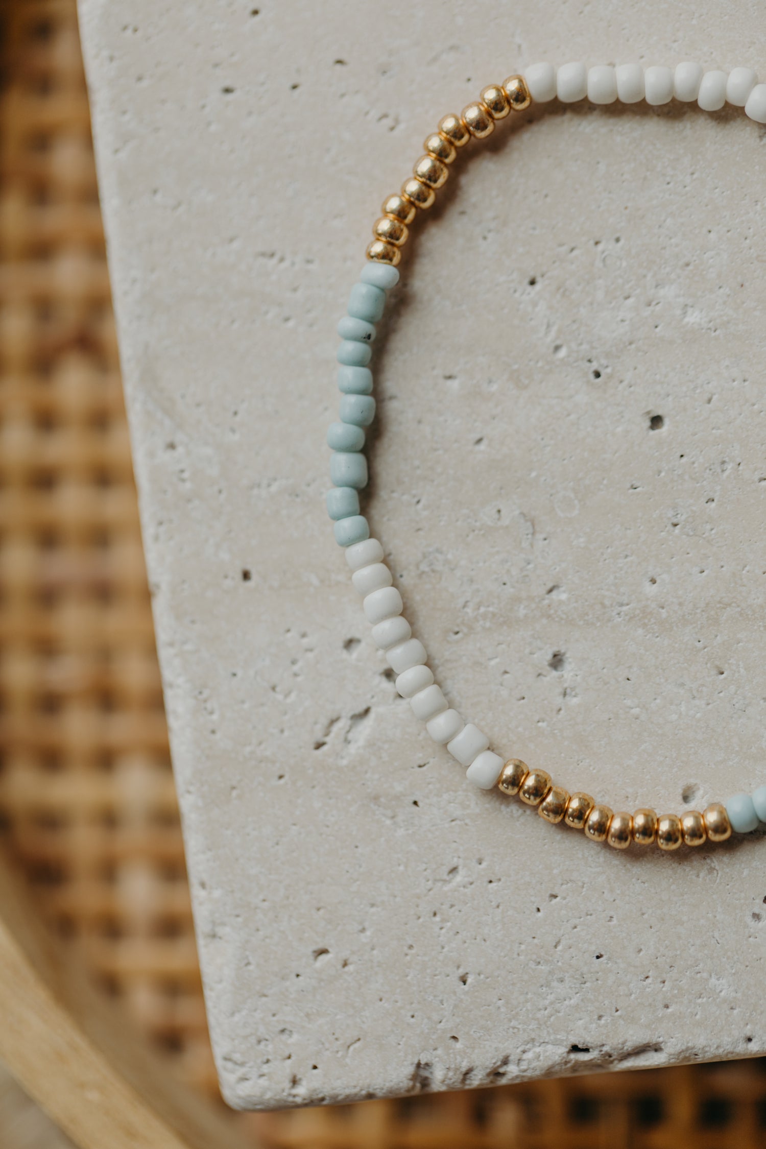 two-tone glass bead bracelet blue &amp;amp; cream