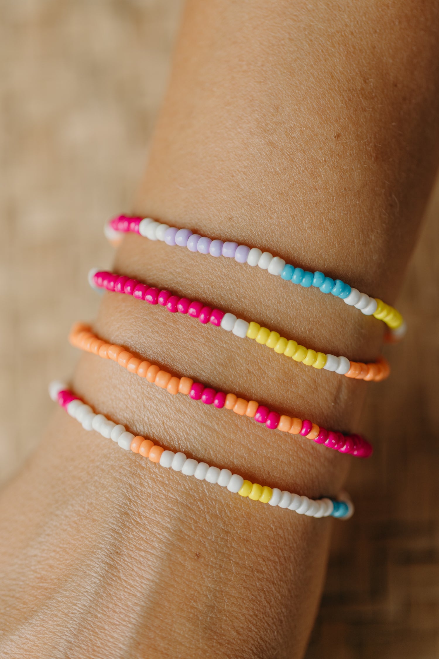 two-tone glass bead bracelet blue &amp;amp; cream