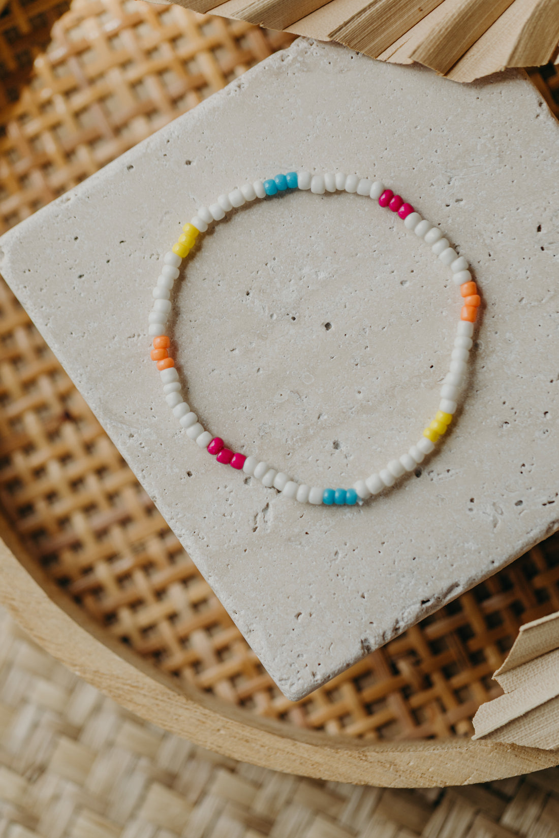 two-tone glass bead bracelet blue &amp;amp; cream