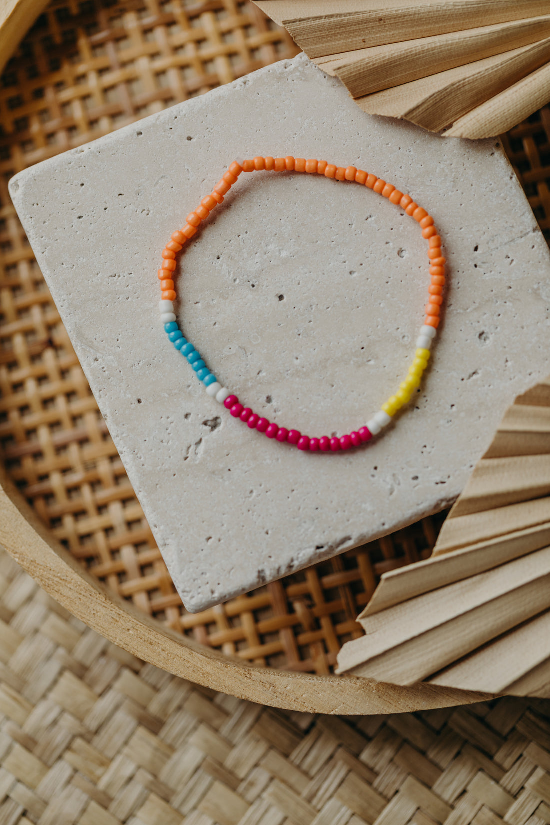 two-tone glass bead bracelet blue &amp;amp; cream