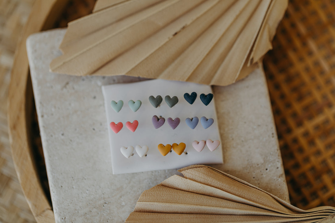 IDA - Mini Herz Ohrstecker aus Polymer Ton (5mm)