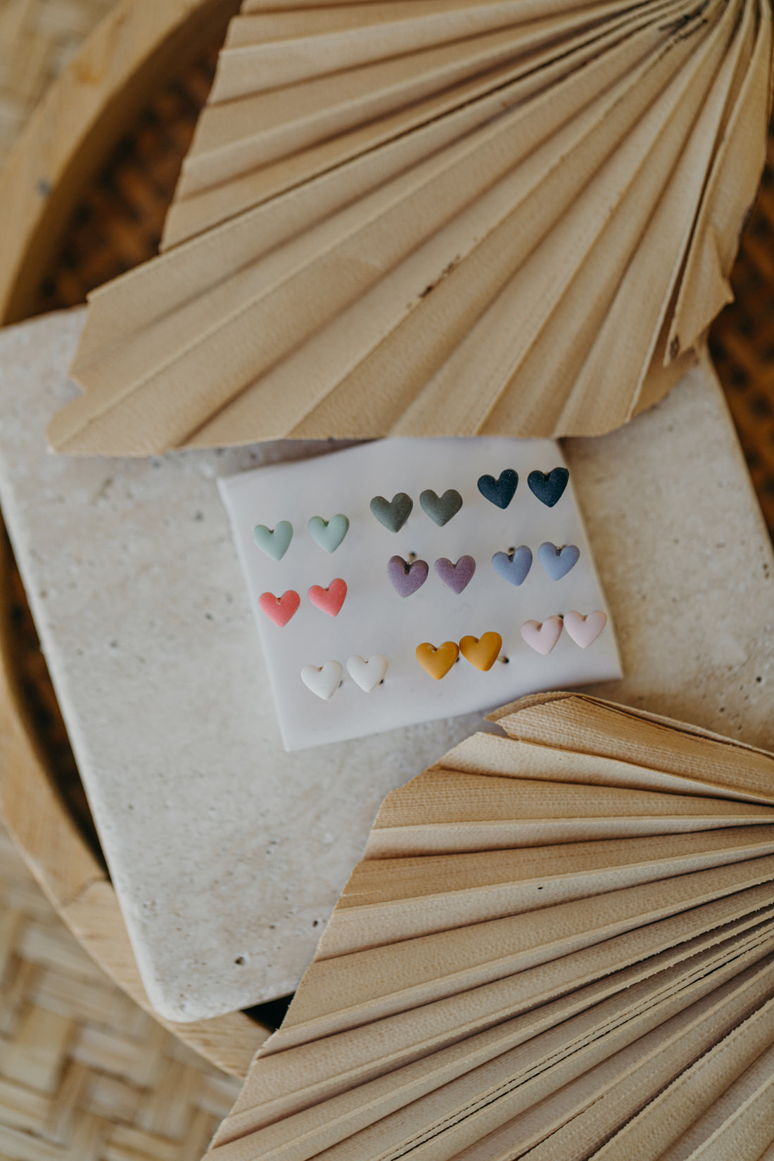 IDA - Mini Herz Ohrstecker aus Polymer Ton (5mm)