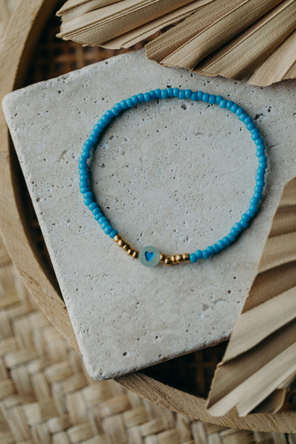transparentes Herz Perlenarmband in blau