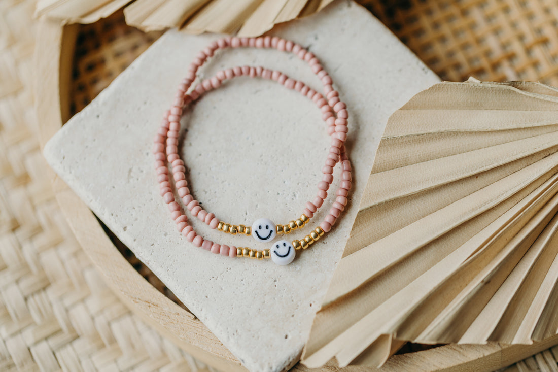 Smiley Perlenarmband in Mauve