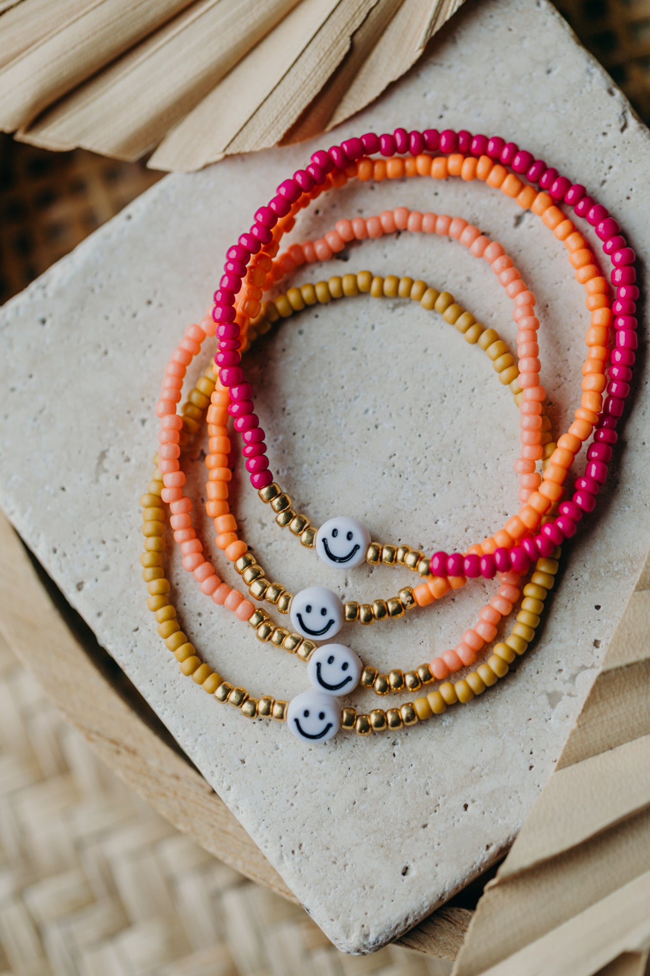 Smiley Perlenarmband in Pink