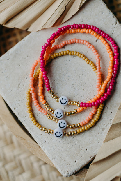 Smiley Perlenarmband in Pink