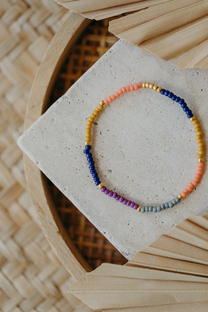 two-tone glass bead bracelet blue &amp;amp; cream