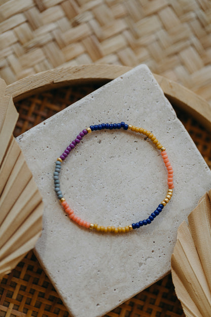 two-tone glass bead bracelet blue &amp;amp; cream