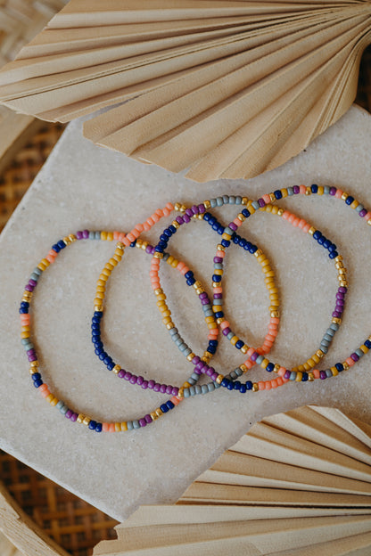 two-tone glass bead bracelet blue &amp;amp; cream