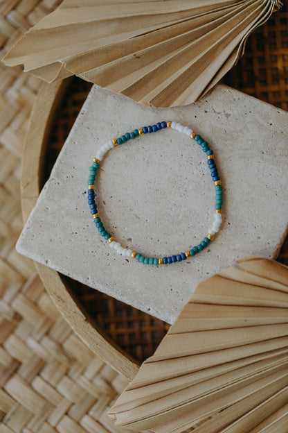 two-tone glass bead bracelet blue &amp;amp; cream