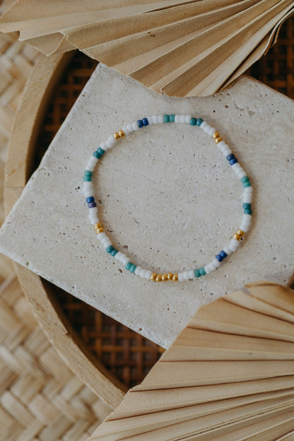 two-tone glass bead bracelet blue &amp;amp; cream