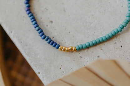 two-tone glass bead bracelet blue &amp;amp; cream