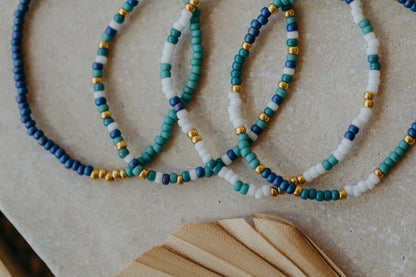 two-tone glass bead bracelet blue &amp;amp; cream