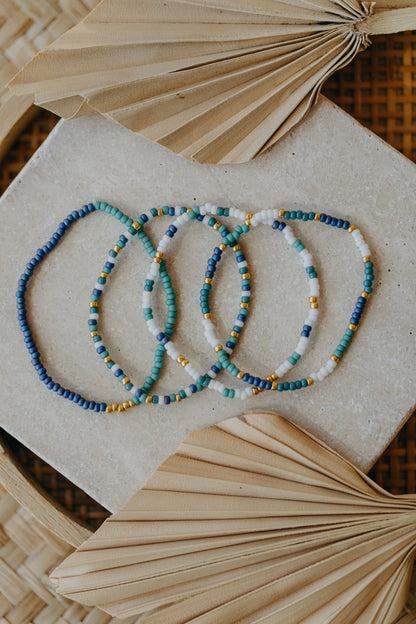 two-tone glass bead bracelet blue &amp;amp; cream