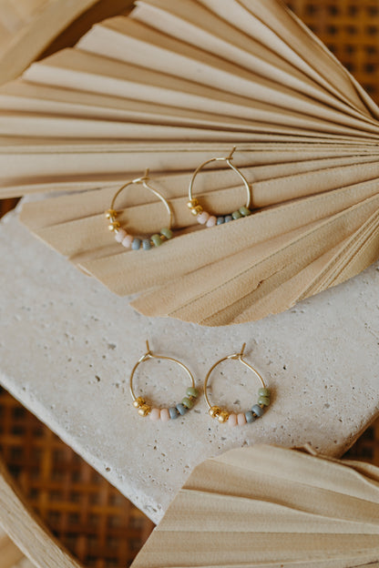 GÖTEBORG - filigrane Creolen mit bunten Perlen