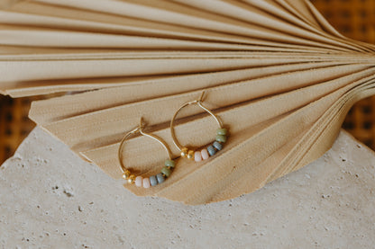 GÖTEBORG - filigrane Creolen mit bunten Perlen