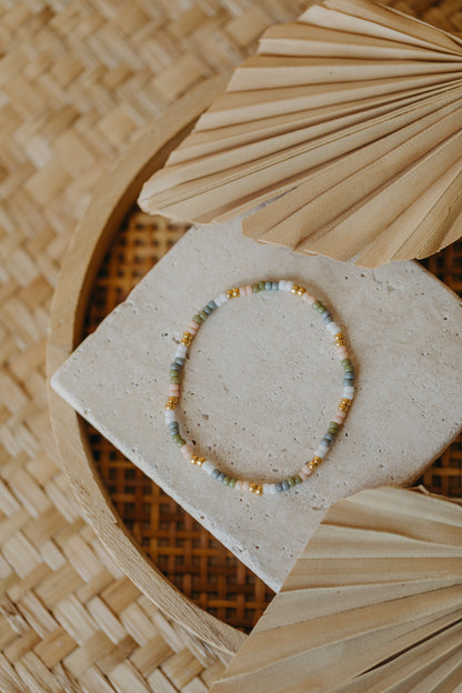 two-tone glass bead bracelet blue &amp;amp; cream